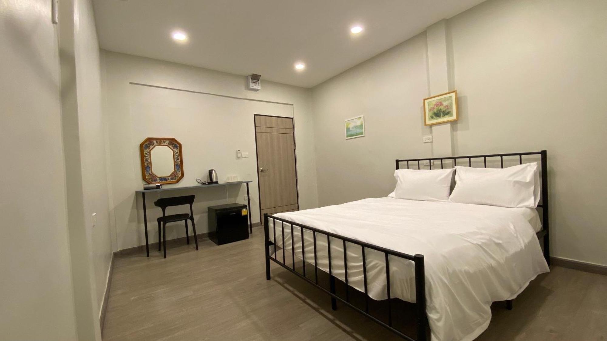 Hidden Dragon X Yaowarat Road Apartment Bangkok Exterior photo