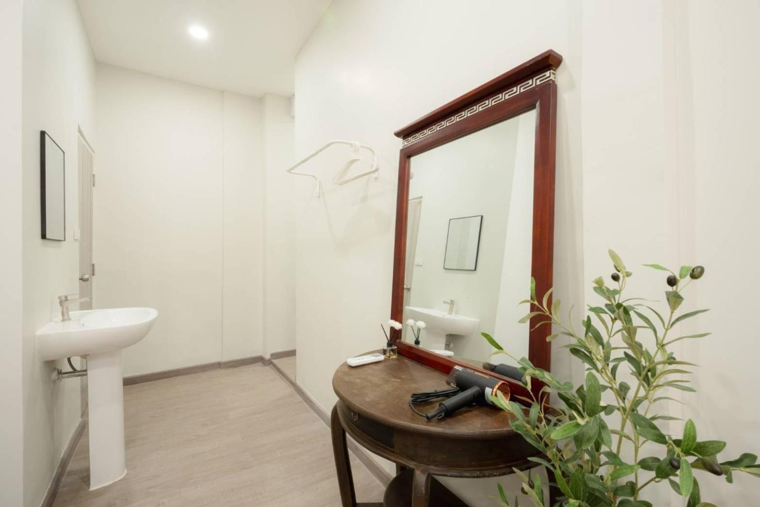 Hidden Dragon X Yaowarat Road Apartment Bangkok Exterior photo