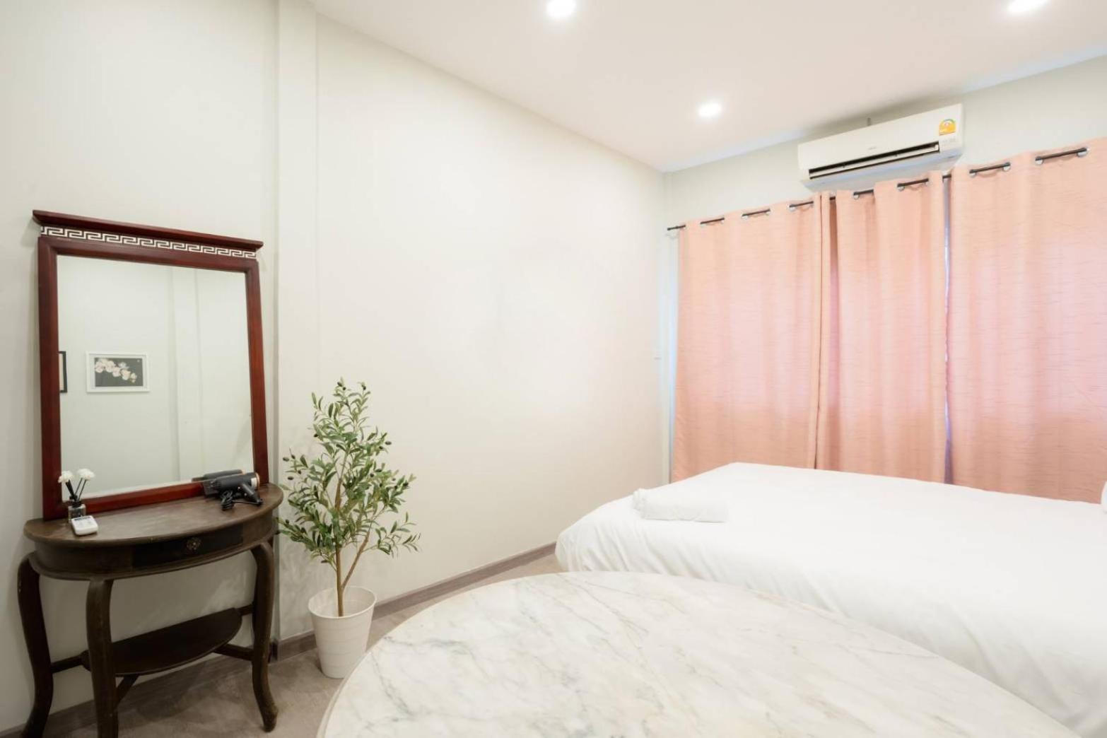 Hidden Dragon X Yaowarat Road Apartment Bangkok Exterior photo